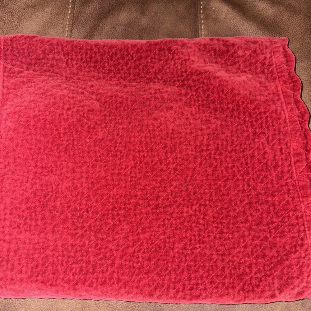 Williams Sonoma Cassis Quilted Table‎ Runner 16 x 90